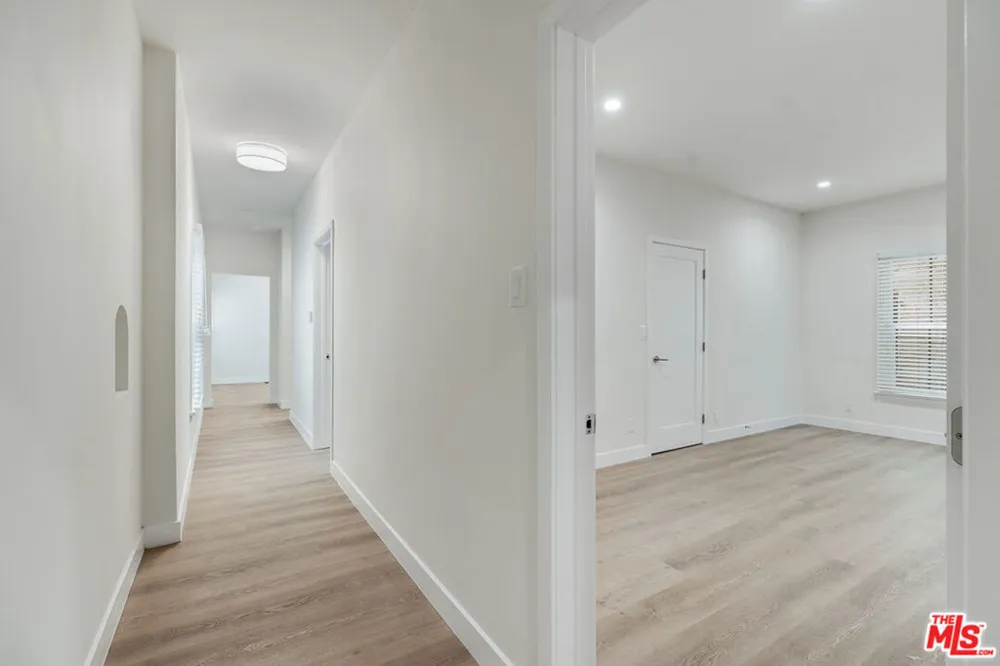 144 Swall Drive #5 Beverly Hills, CA 90211