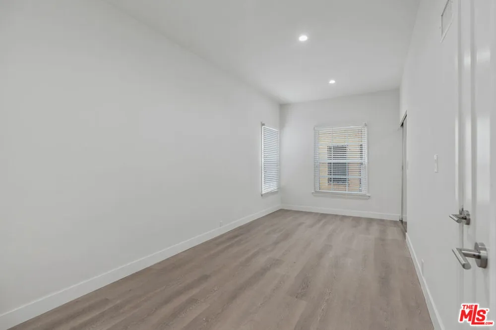 144 Swall Drive #5 Beverly Hills, CA 90211