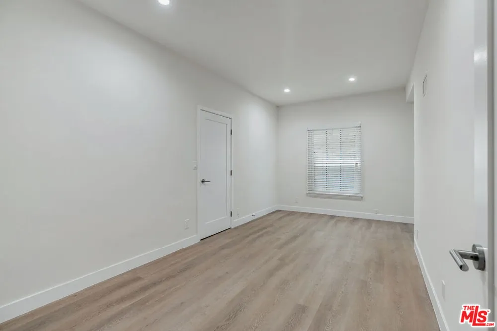 144 Swall Drive #5 Beverly Hills, CA 90211
