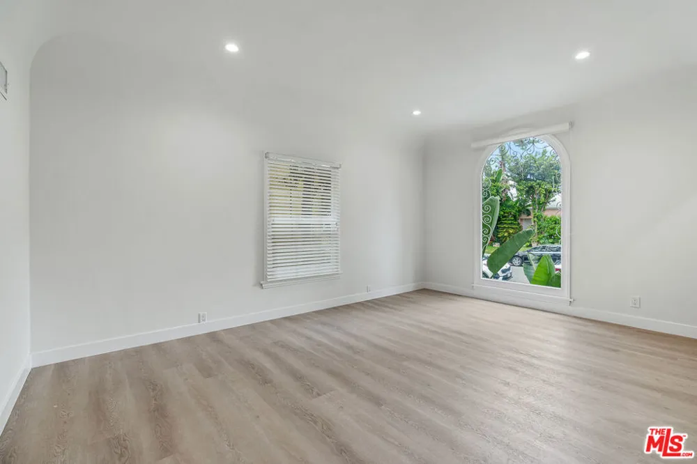 144 Swall Drive #5 Beverly Hills, CA 90211