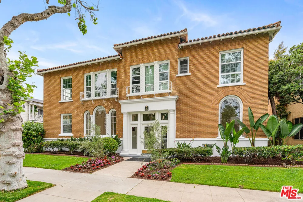 144 Swall Drive #5 Beverly Hills, CA 90211