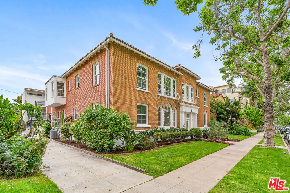 144 Swall Drive #5 Beverly Hills, CA 90211
