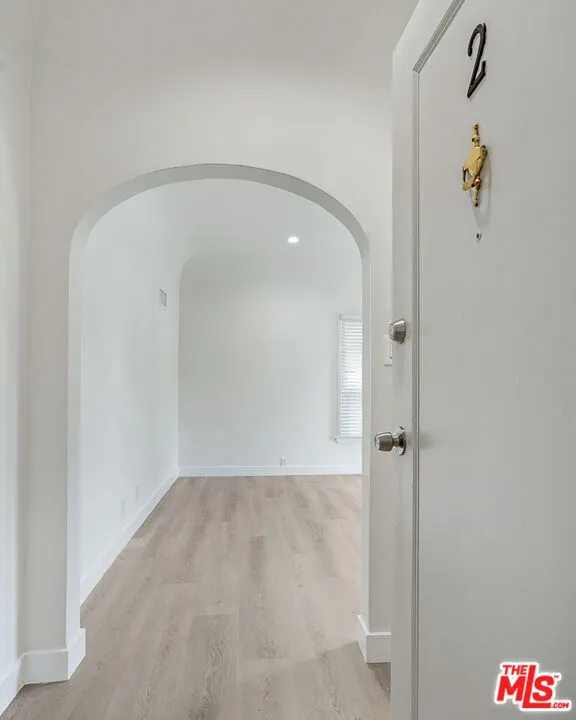 144 Swall Drive #5 Beverly Hills, CA 90211
