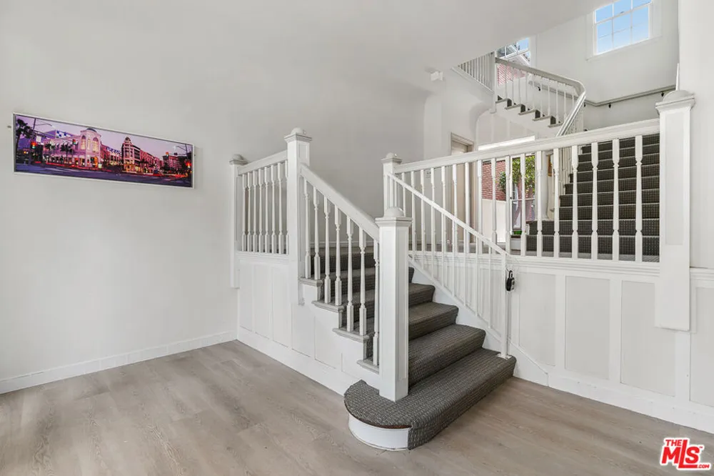 144 Swall Drive #5 Beverly Hills, CA 90211