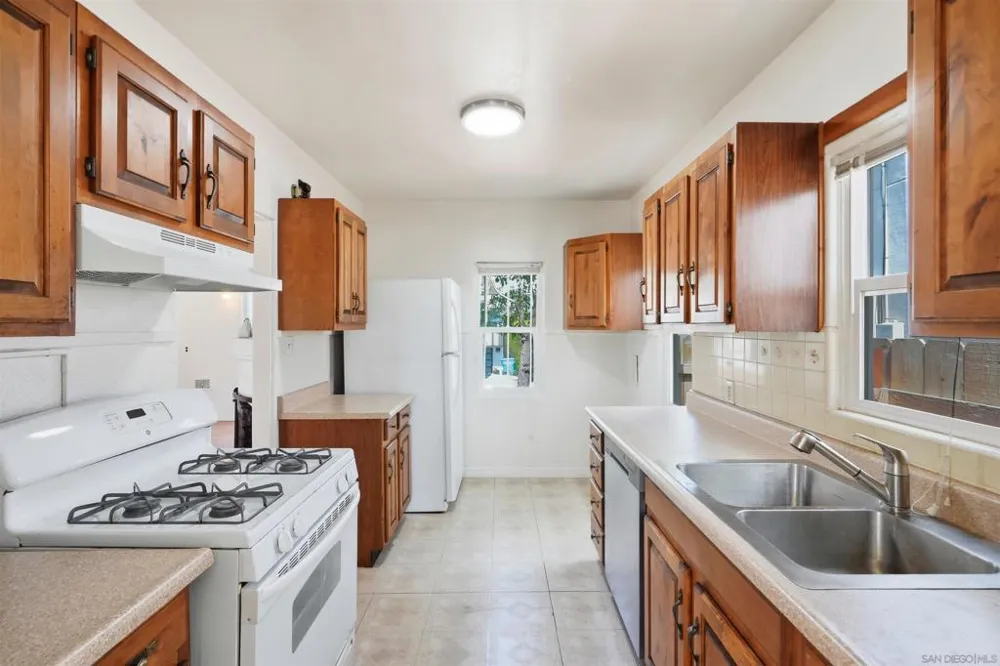 3669 Alexia Pl San Diego, CA 92116
