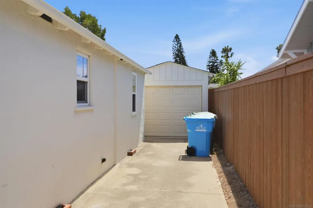 3669 Alexia Pl San Diego, CA 92116