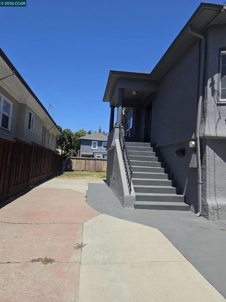 1056 55th Street Oakland, CA 94608