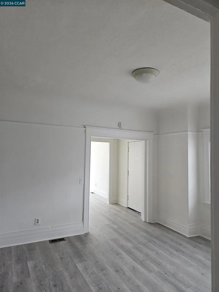 1056 55th Street Oakland, CA 94608