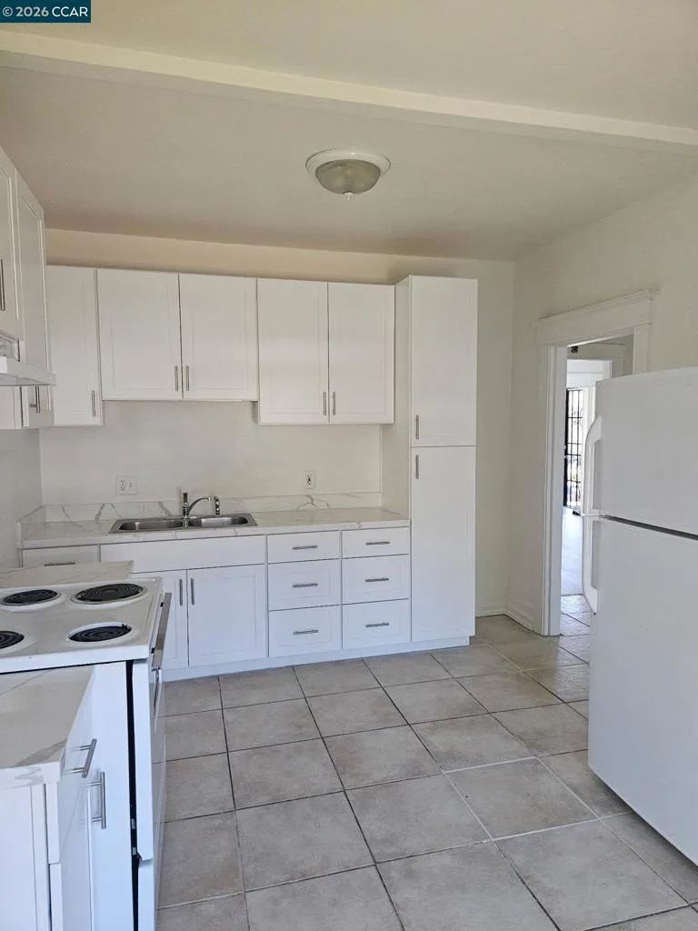 1056 55th Street Oakland, CA 94608