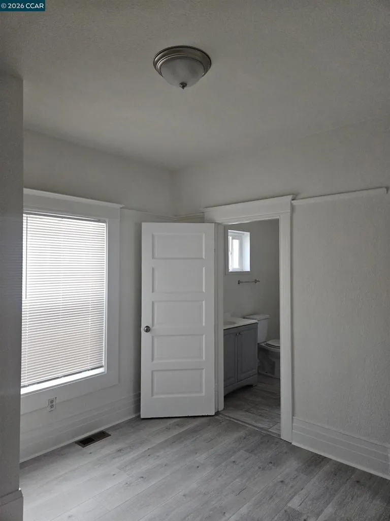 1056 55th Street Oakland, CA 94608
