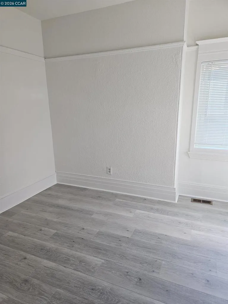 1056 55th Street Oakland, CA 94608