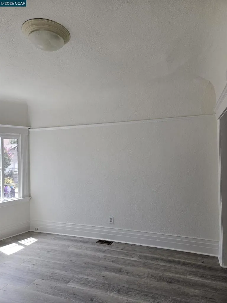 1056 55th Street Oakland, CA 94608