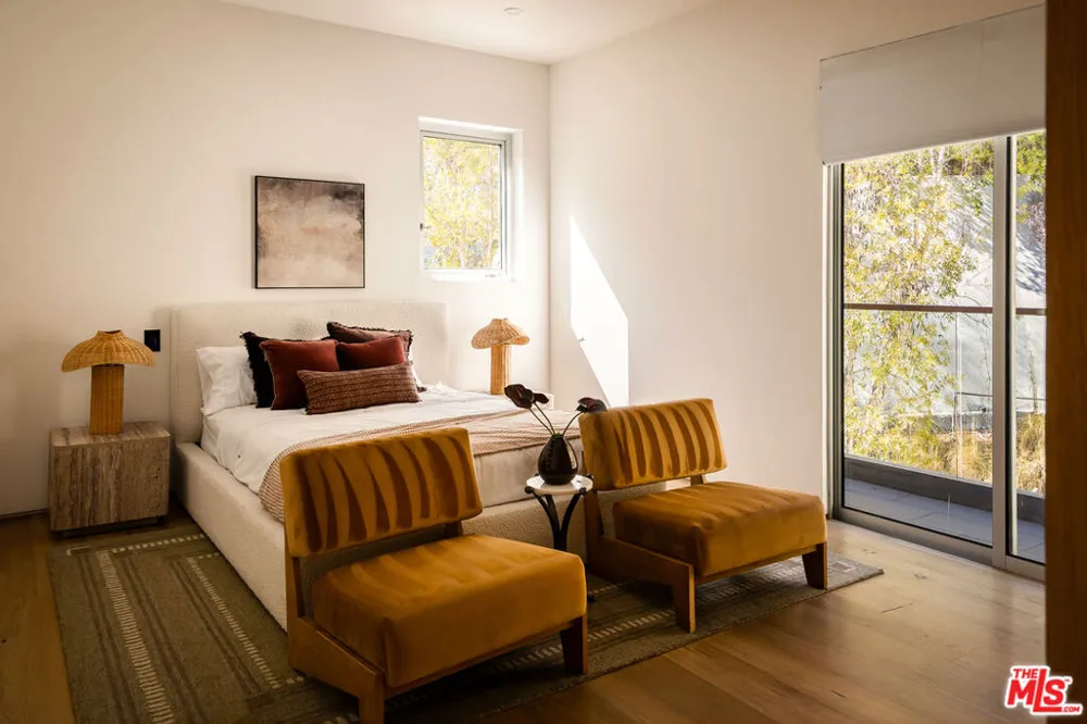 1700 Queens Court Los Angeles, CA 90069