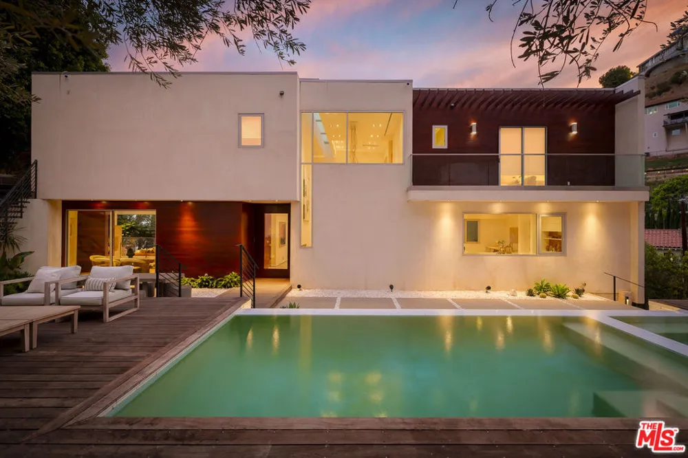 1700 Queens Court Los Angeles, CA 90069