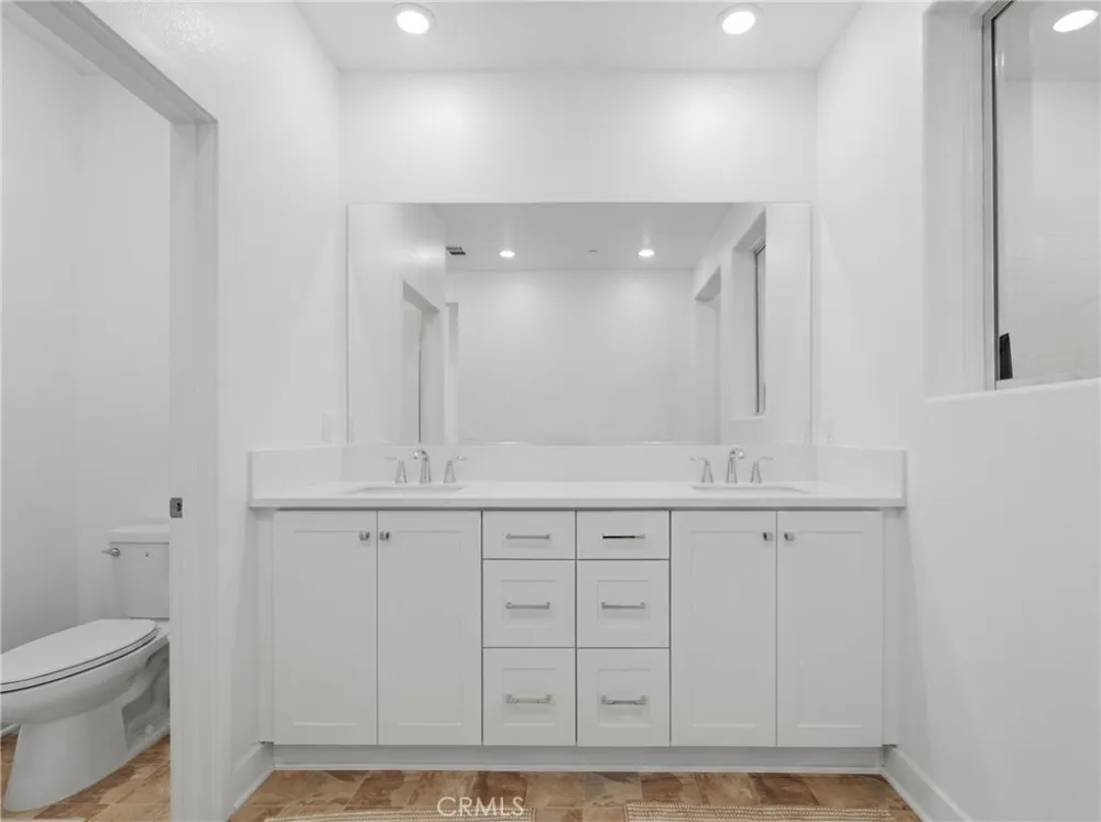 26729 Blue Hills Lp Valencia, CA 91381