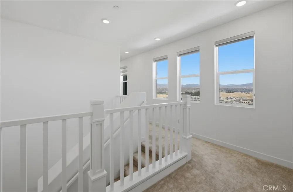 26729 Blue Hills Lp Valencia, CA 91381
