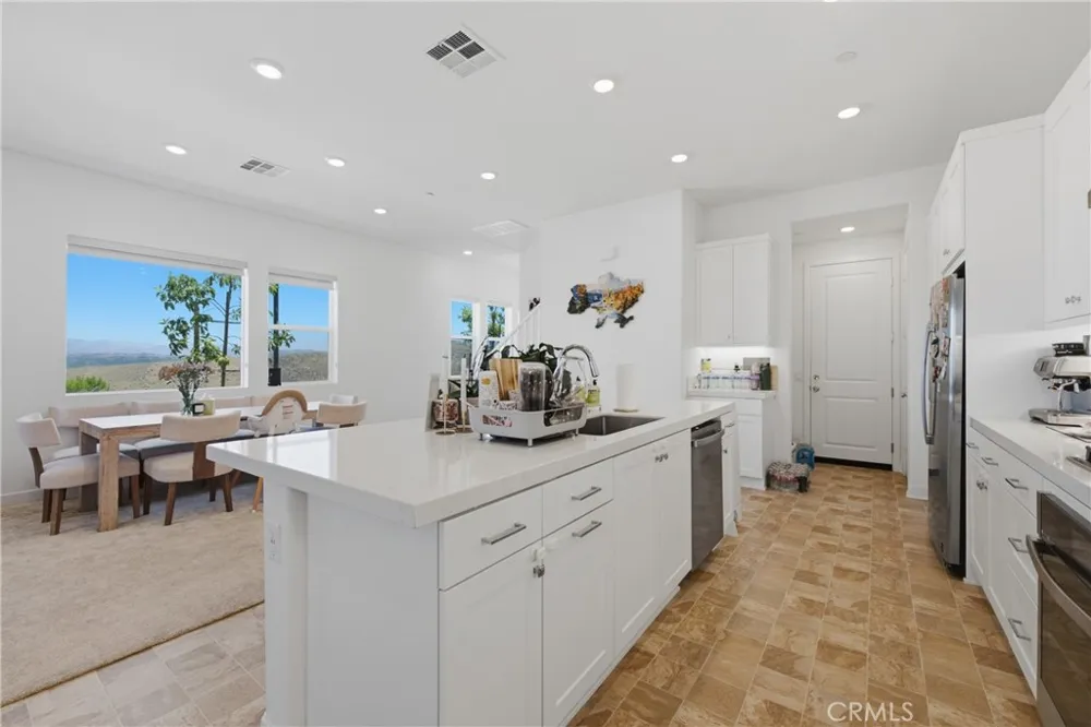 26729 Blue Hills Lp Valencia, CA 91381