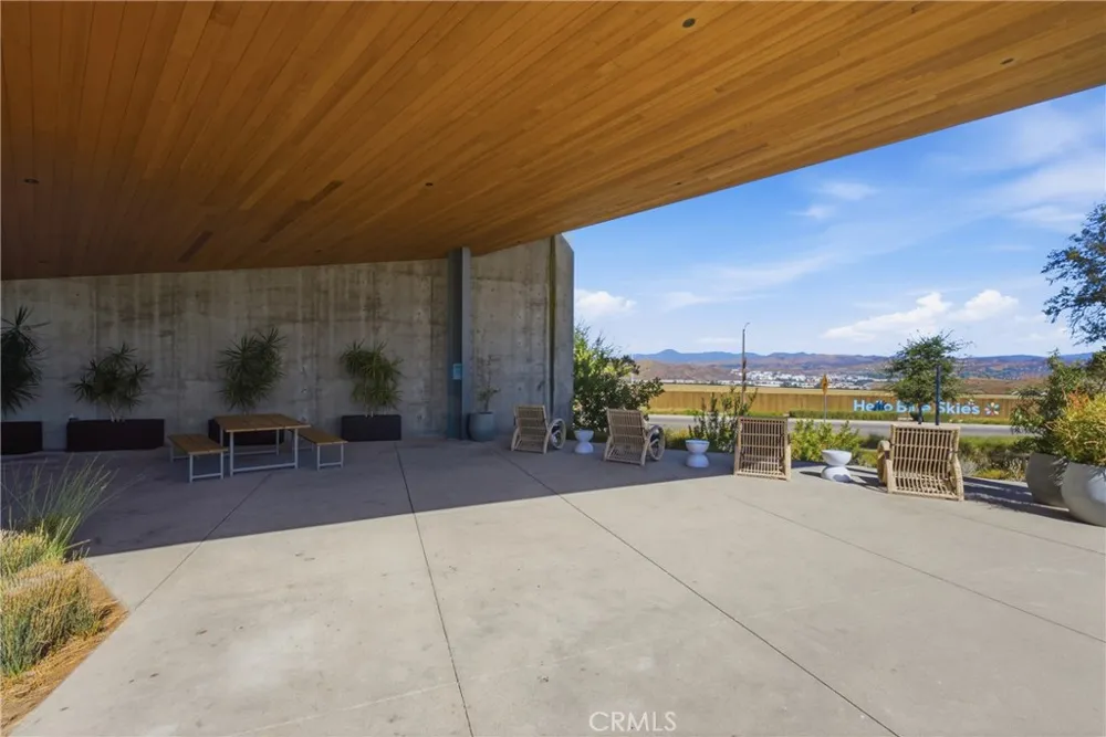 26729 Blue Hills Lp Valencia, CA 91381