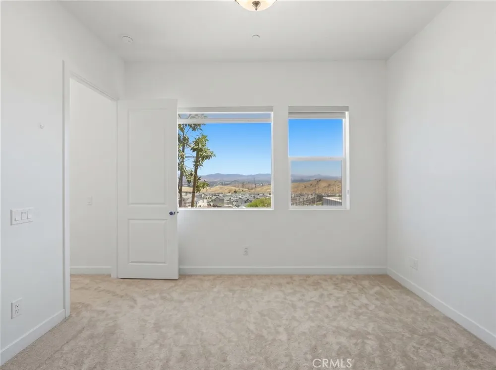 26729 Blue Hills Lp Valencia, CA 91381
