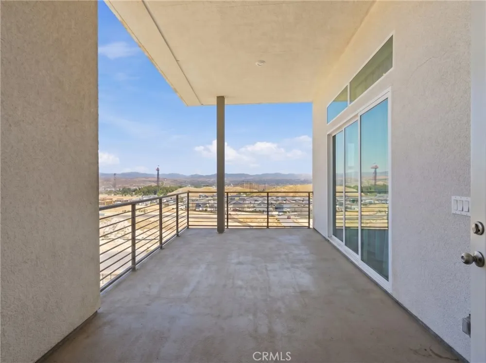 26729 Blue Hills Lp Valencia, CA 91381