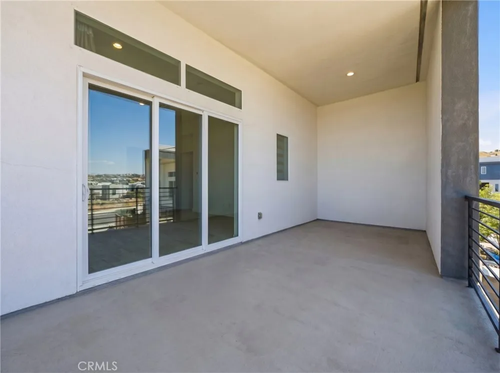 26729 Blue Hills Lp Valencia, CA 91381