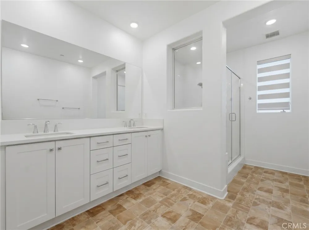 26729 Blue Hills Lp Valencia, CA 91381
