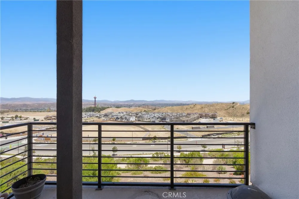26729 Blue Hills Lp Valencia, CA 91381