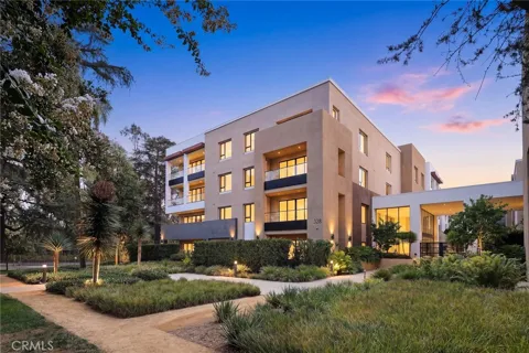 328 W Green