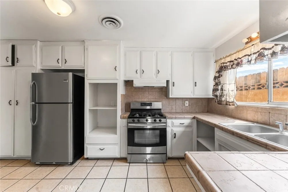 38447 2nd Street E Palmdale, CA 93550