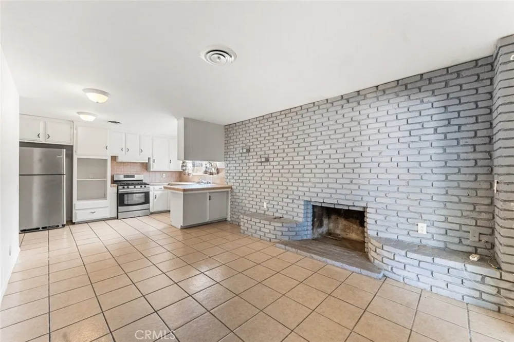 38447 2nd Street E Palmdale, CA 93550