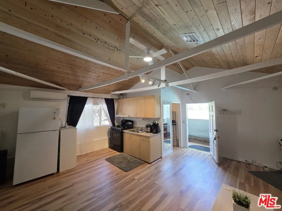 4602 Alveo Road #GH La Canada Flintridge, CA 91011