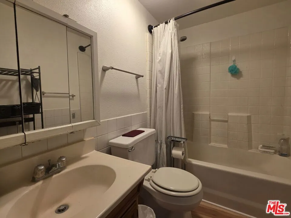 4602 Alveo Road #GH La Canada Flintridge, CA 91011