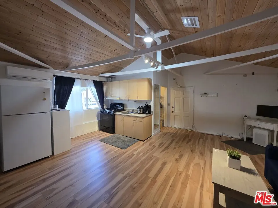4602 Alveo Road #GH La Canada Flintridge, CA 91011