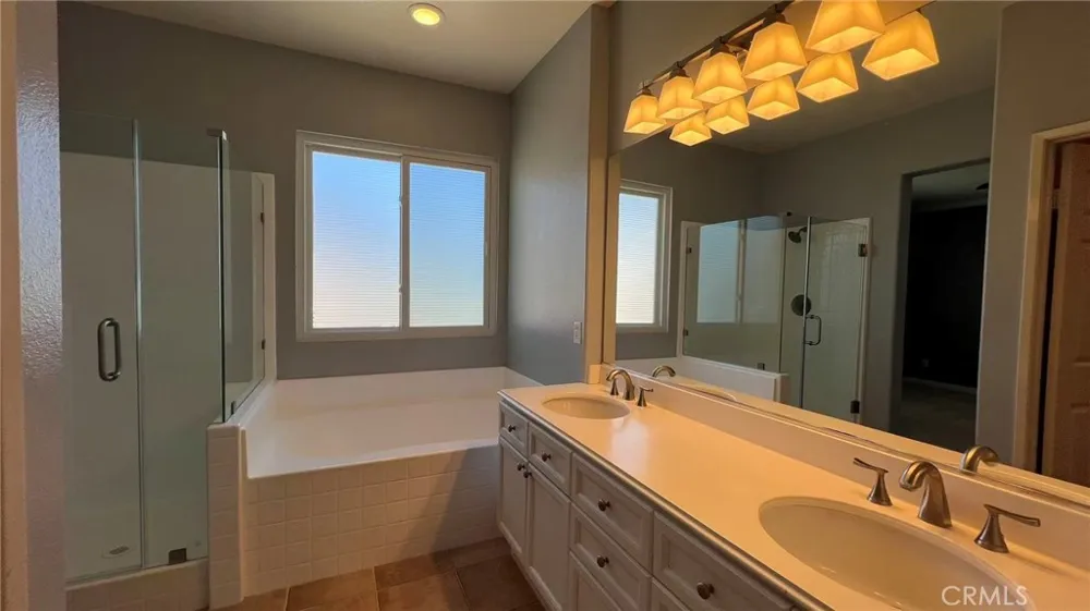 136 Woodcrest Ln Aliso Viejo, CA 92656