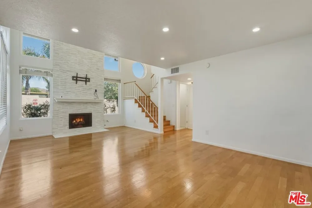 6845 Valley Circle Boulevard #22 West Hills, CA 91307
