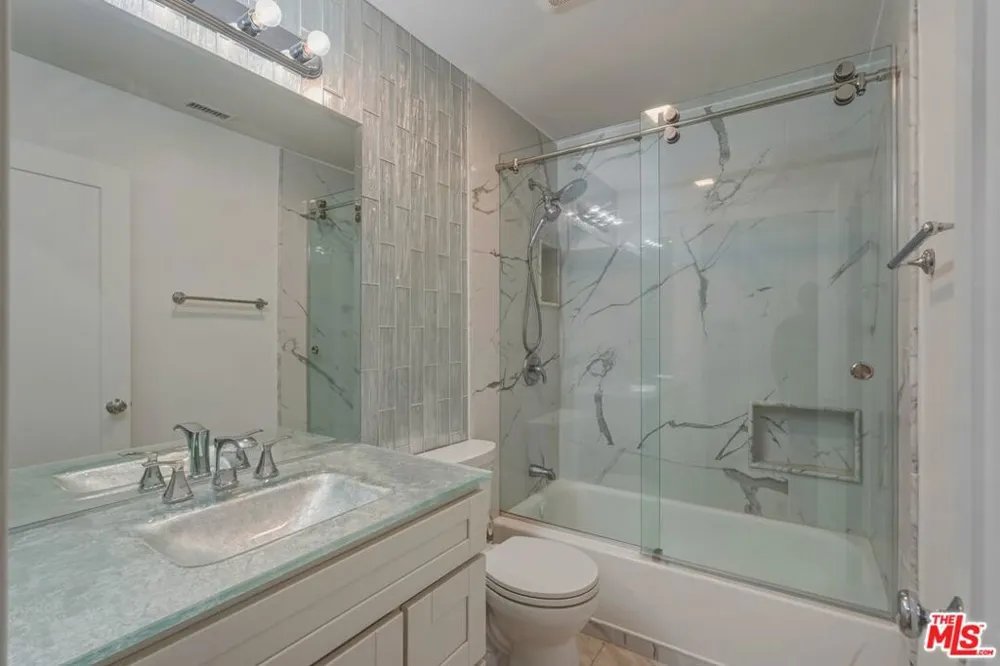 6845 Valley Circle Boulevard #22 West Hills, CA 91307