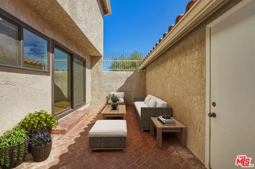 6845 Valley Circle Boulevard #22 West Hills, CA 91307