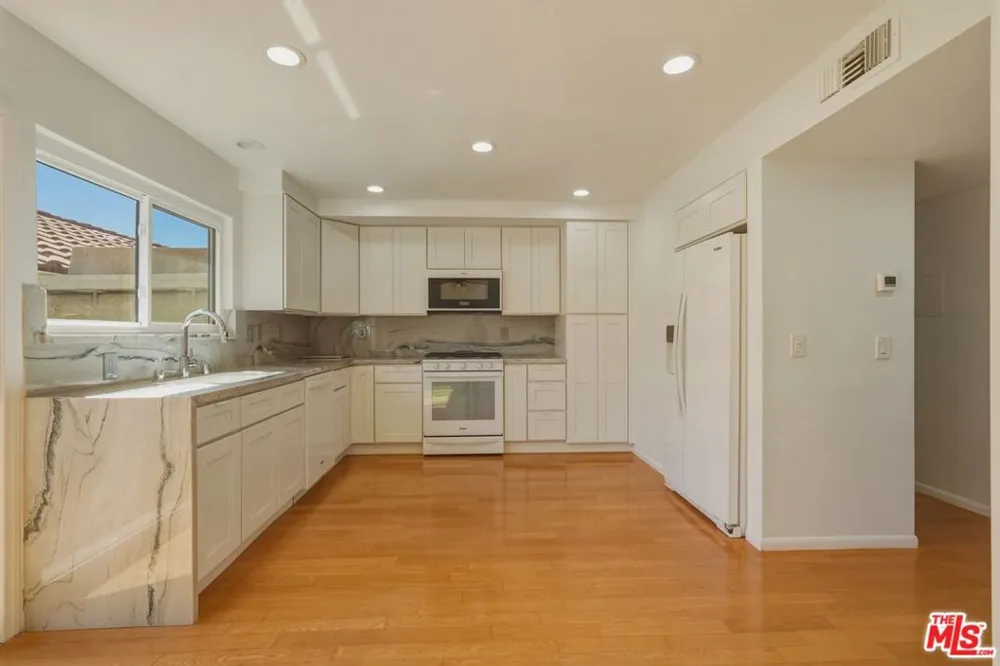 6845 Valley Circle Boulevard #22 West Hills, CA 91307