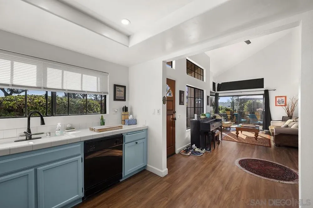 3756 Caminito Cielo Del Mar San Diego, CA 92130