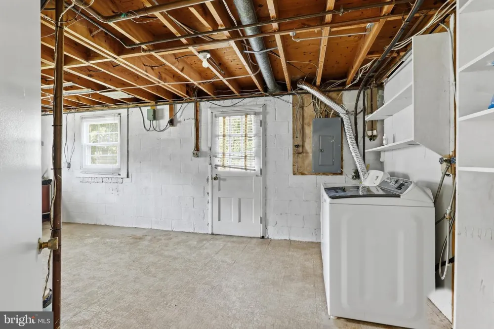 6408 KROY DRIVE Springfield, VA 22150