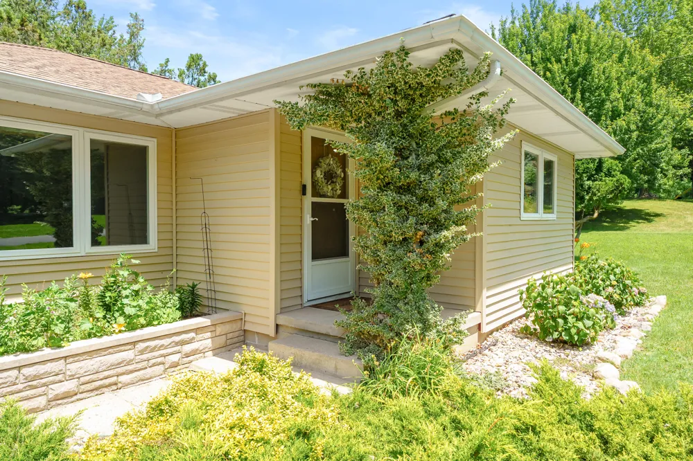 68334 Apple Lane Benton Harbor, MI 49022
