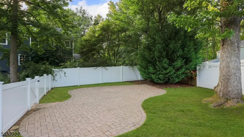 15 Plymouth Rd Westfield Town, NJ 07090