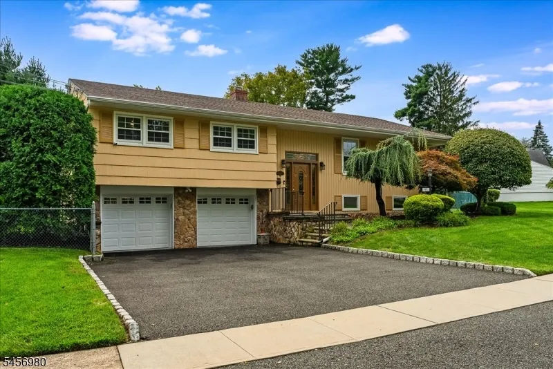 45 Michael Dr Westfield Town, NJ 07090