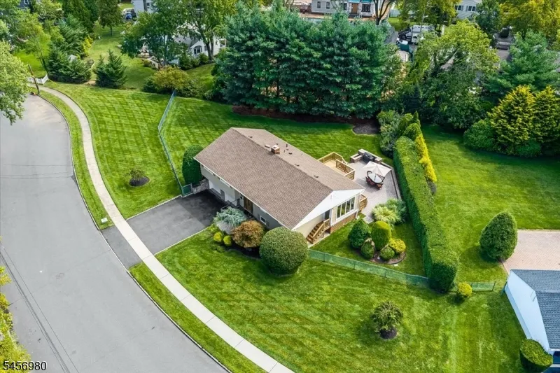 45 Michael Dr Westfield Town, NJ 07090