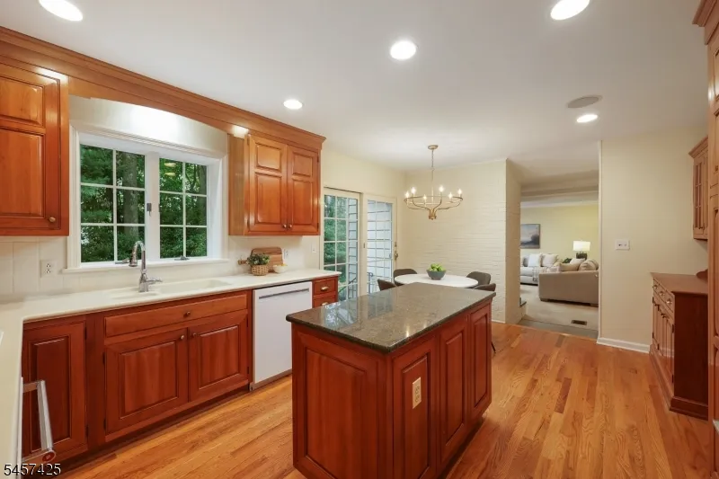 909 Stevens Avenue Westfield Town, NJ 07090