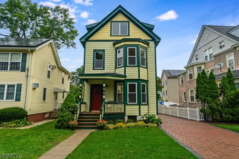 7 Hazelwood Rd Bloomfield, NJ 07003