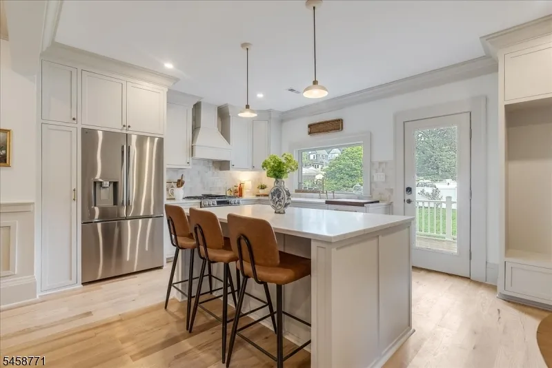 7 Hazelwood Rd Bloomfield, NJ 07003