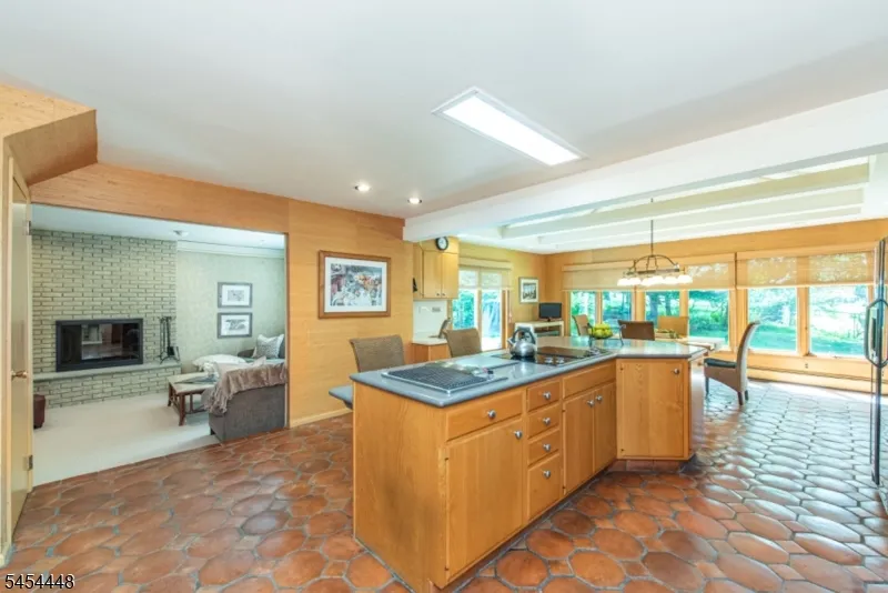 2 Midvale Ave West Caldwell, NJ 07006