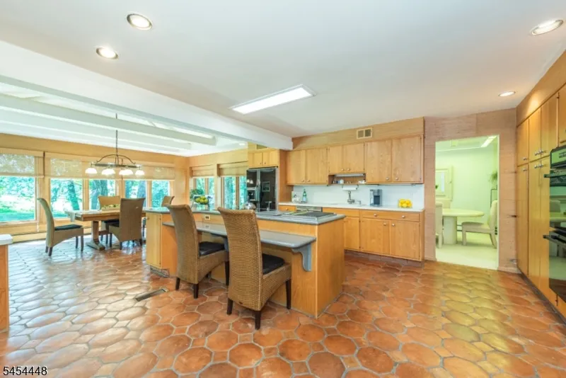 2 Midvale Ave West Caldwell, NJ 07006