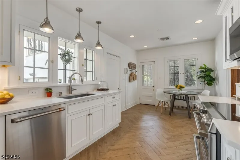 251 Tuttle Pkwy Westfield Town, NJ 07090